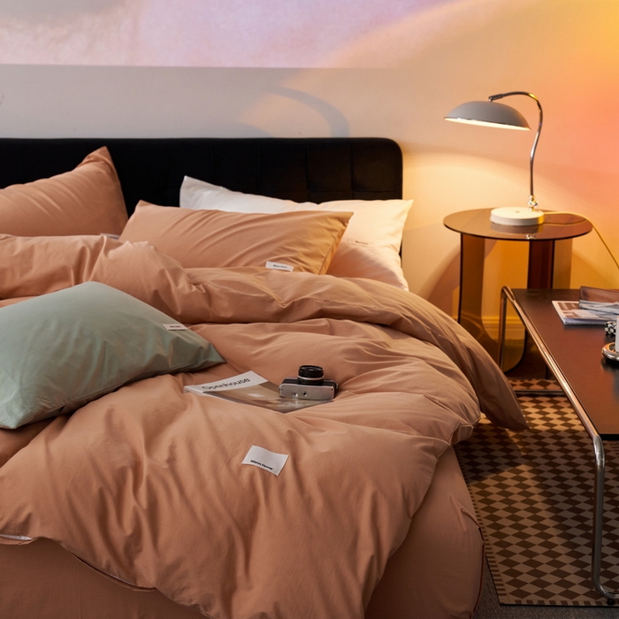 91家纺网 家纺一手货源 找家纺 蓝邻家纺 2025新款A类全棉纯棉水洗棉纯色贴标系列四件套-风格一 焦糖色