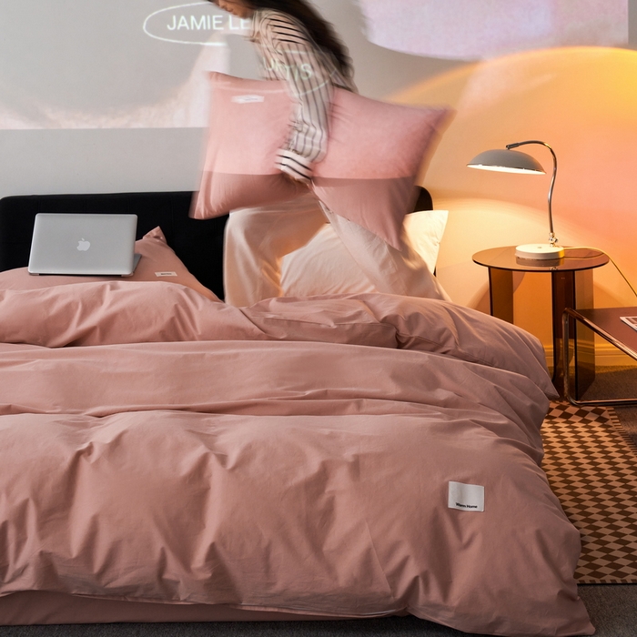 91家纺网 家纺一手货源 找家纺 蓝邻家纺 2025新款A类全棉纯棉水洗棉纯色贴标系列四件套-风格一 公主粉