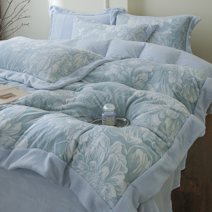 91家纺网 家纺一手货源 找家纺 （总）米奈家居 2025新款立体雕花拼角款牛奶绒四件套