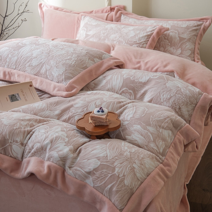 米奈家居 2025新款立体雕花拼角款牛奶绒四件套 花间集-豆沙