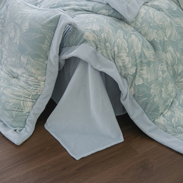 91家纺网 家纺一手货源 找家纺 米奈家居 2025新款立体雕花拼角款牛奶绒四件套 花间集-蓝