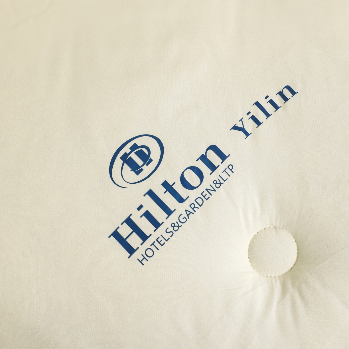 91家纺网 家纺一手货源 找家纺 寝美资家居 2025新款棉丝被子被芯-希尔顿 希尔顿-米白