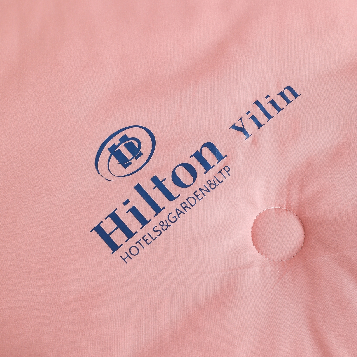 91家纺网 家纺一手货源 找家纺 寝美资家居 2025新款棉丝被子被芯-希尔顿 希尔顿-豆沙