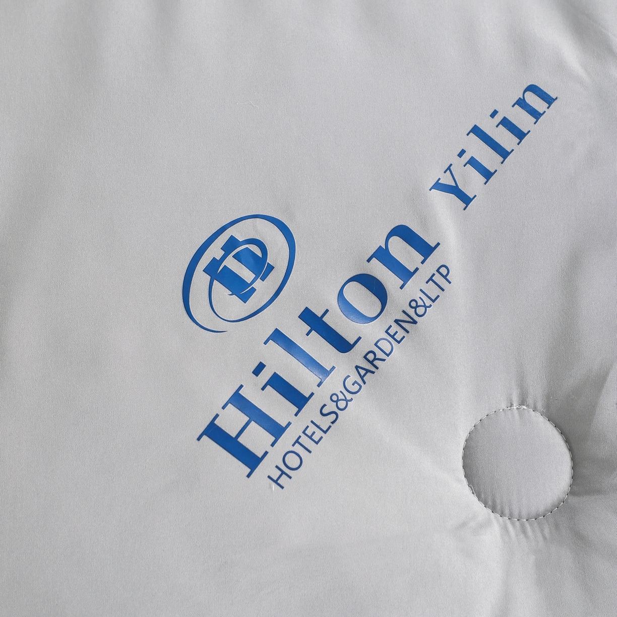 91家纺网 家纺一手货源 找家纺 寝美资家居 2025新款棉丝被子被芯-希尔顿 希尔顿-灰色