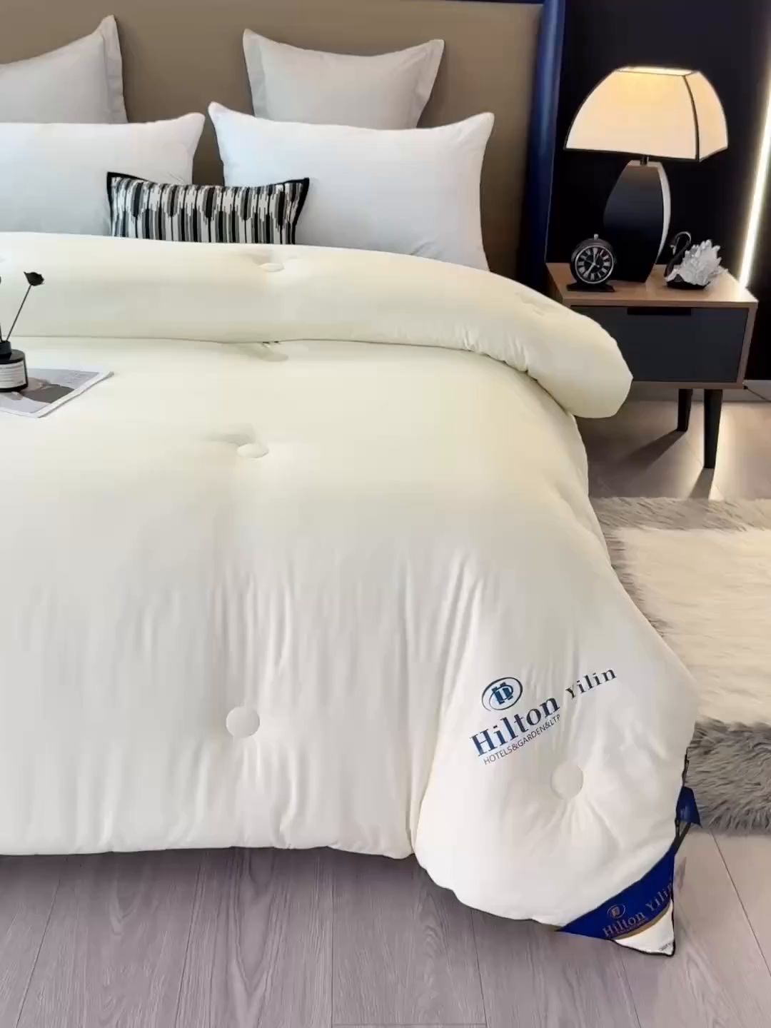 91家纺网 家纺一手货源 找家纺 寝美资家居 2025新款棉丝被子被芯-希尔顿 希尔顿-米白