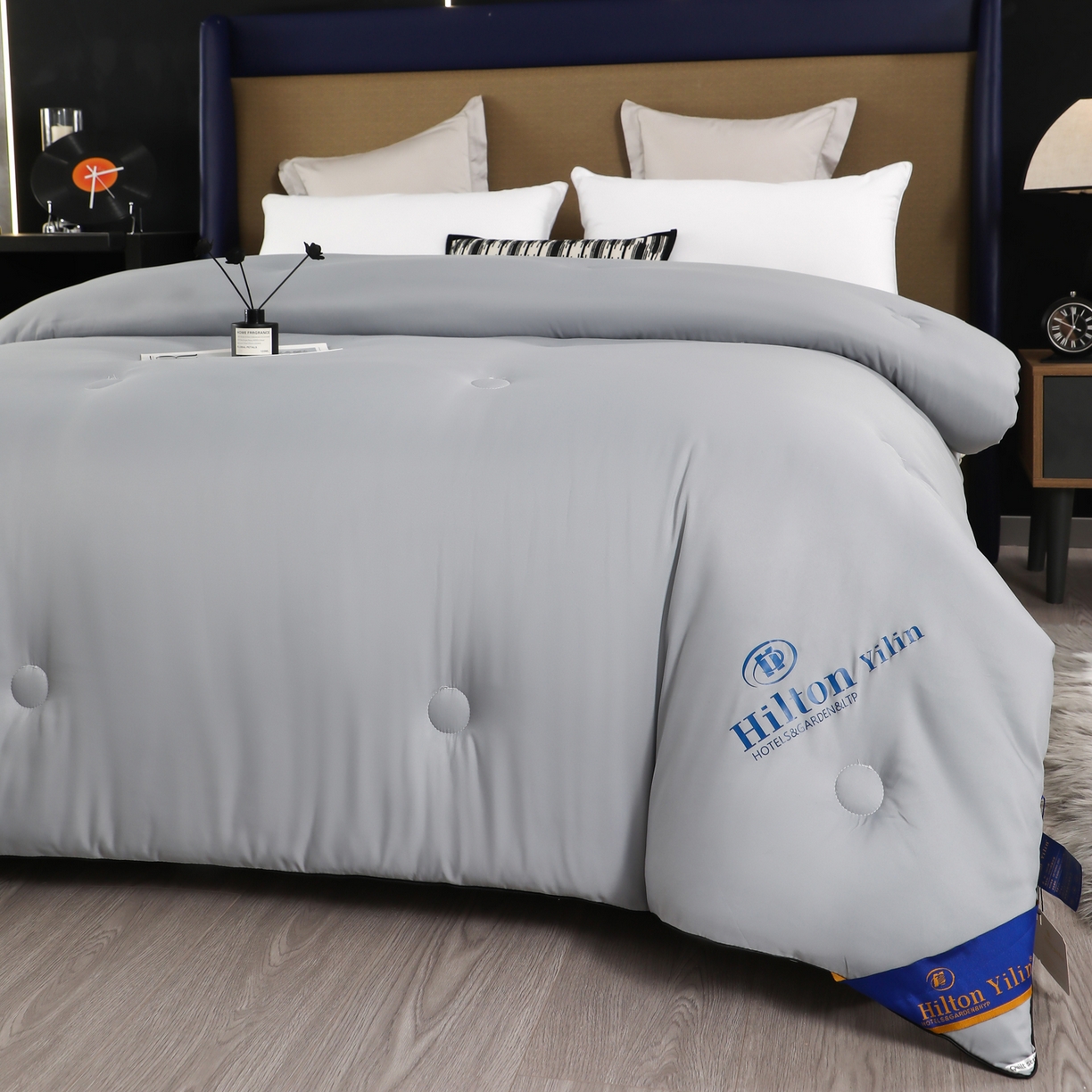 91家纺网 家纺一手货源 找家纺 寝美资家居 2025新款棉丝被子被芯-希尔顿 希尔顿-灰色