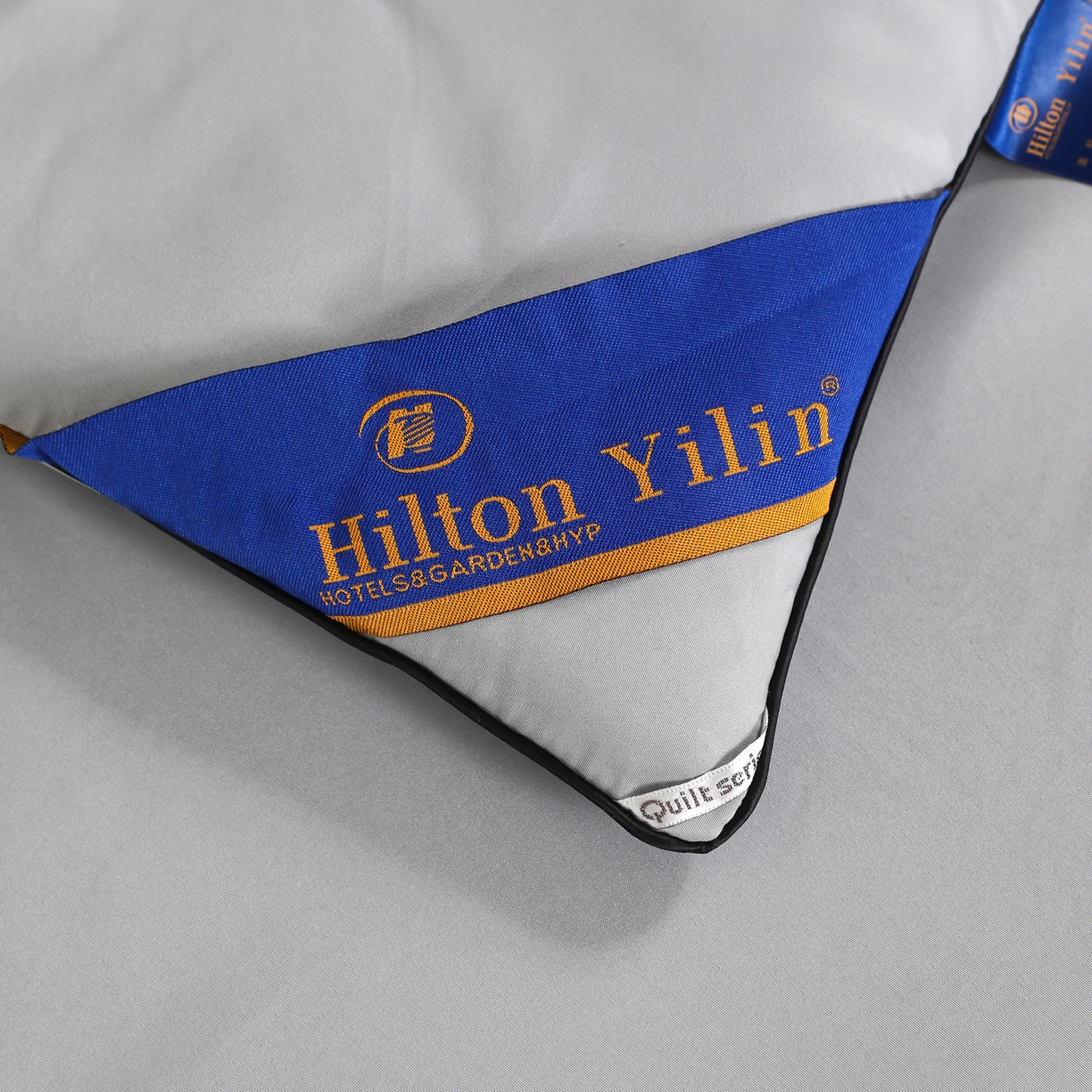 91家纺网 家纺一手货源 找家纺 寝美资家居 2025新款棉丝被子被芯-希尔顿 希尔顿-灰色