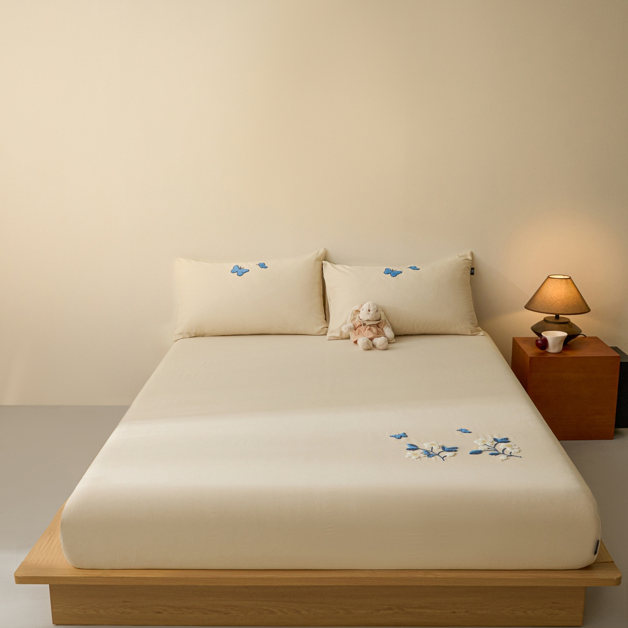 锦觅 2025新款100S全棉长绒棉陶瓷磨毛绣花纯色单品床笠三件套 漫天飞舞（烟云米）