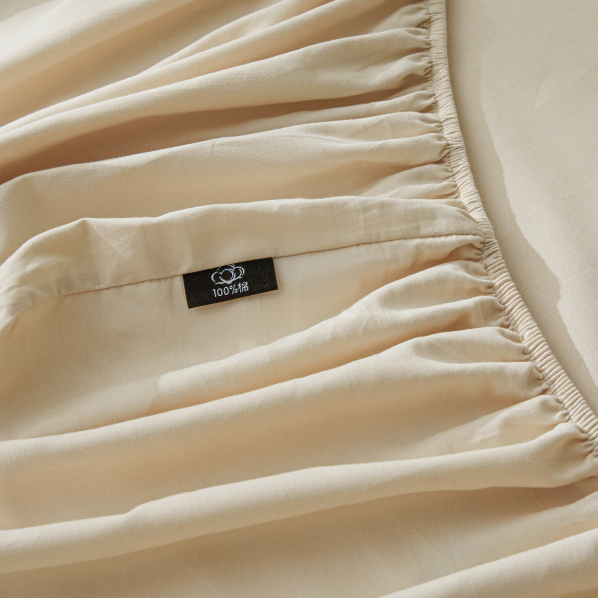 91家纺网 家纺一手货源 找家纺 锦觅 2025新款100S全棉长绒棉陶瓷磨毛绣花纯色单品床笠三件套 漫天飞舞（烟云米）