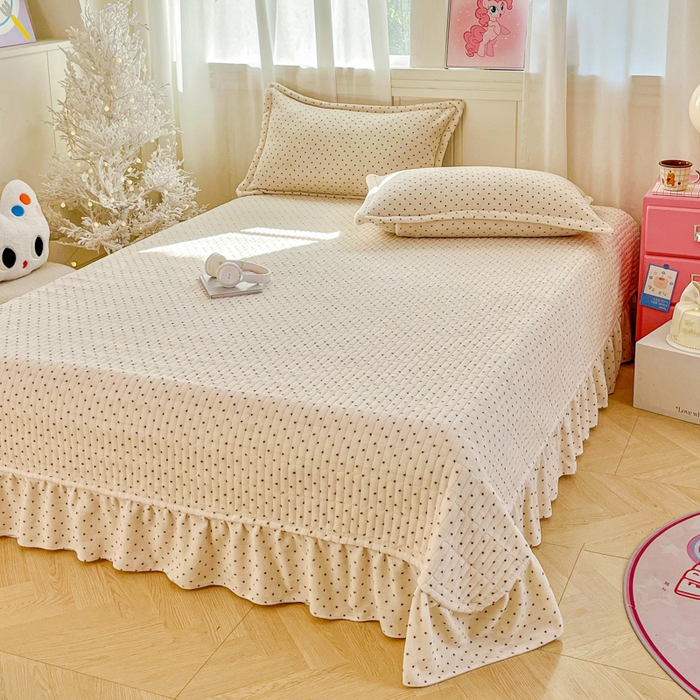 91家纺网 家纺一手货源 找家纺 梦可莱家居 2025新款牛奶绒奶油系列印加绣床盖四件套 奶猫米粒