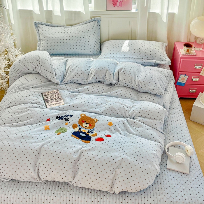 梦可莱家居 2025新款牛奶绒奶油系列印加绣床盖四件套 奶熊团团兰