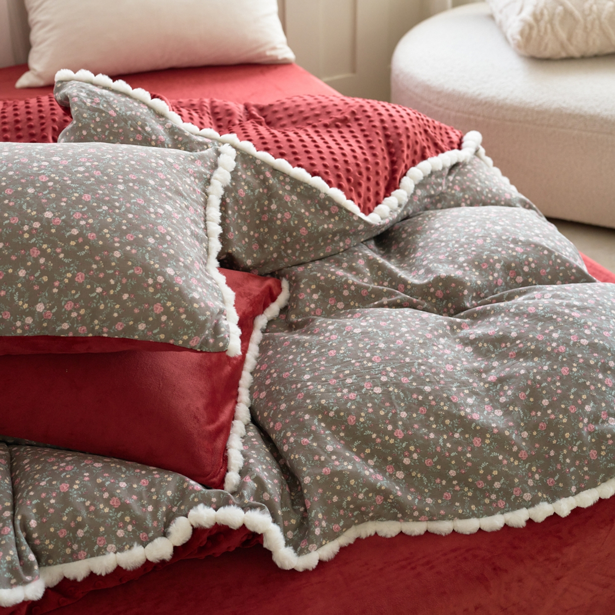 91家纺网 家纺一手货源 找家纺 洋铭区（原狠狠爱） 2025秋冬双层纱毛球球+豆豆绒四件套系列 爱莎玫瑰