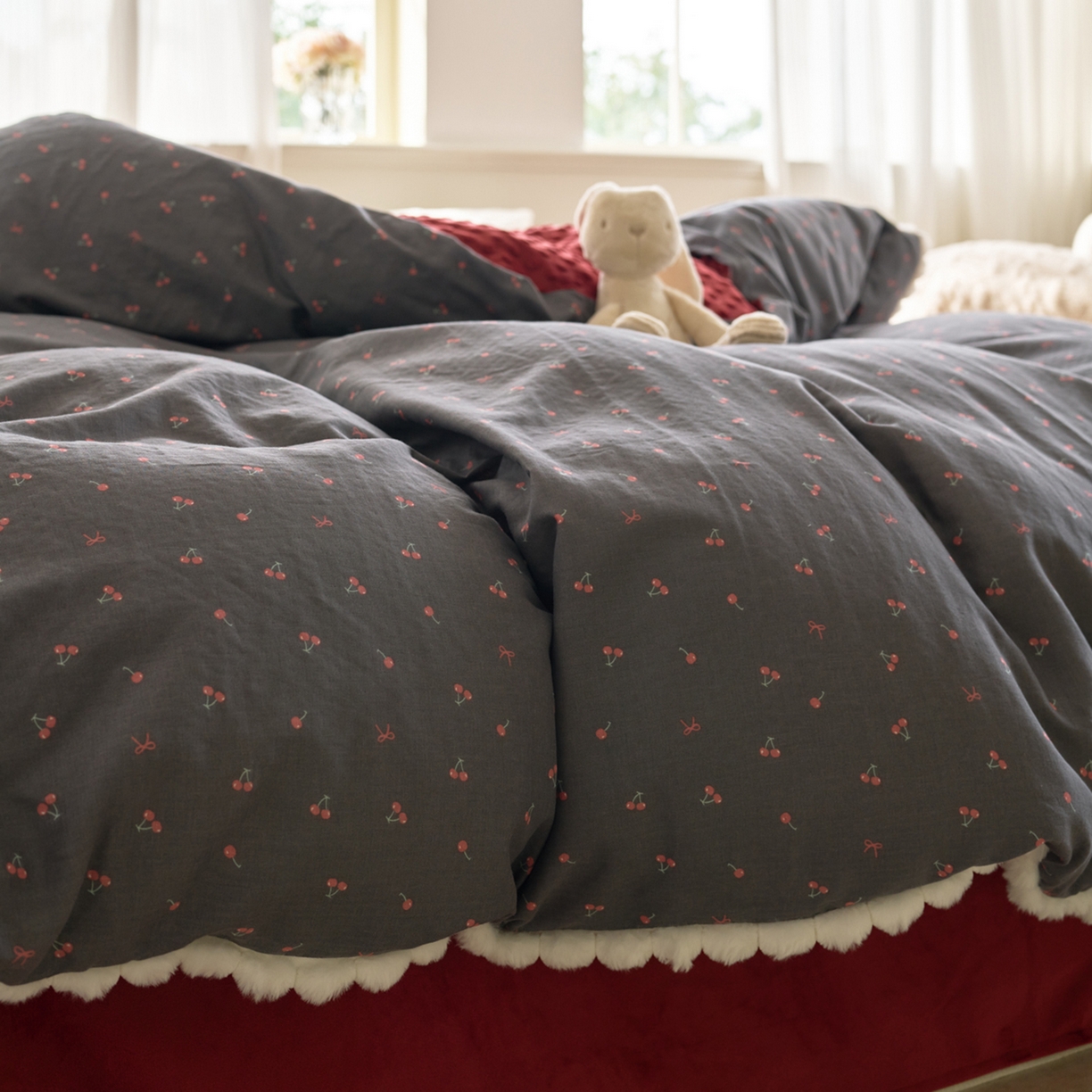 91家纺网 家纺一手货源 找家纺 洋铭区（原狠狠爱） 2025秋冬双层纱毛球球+豆豆绒四件套系列 复古 红樱桃