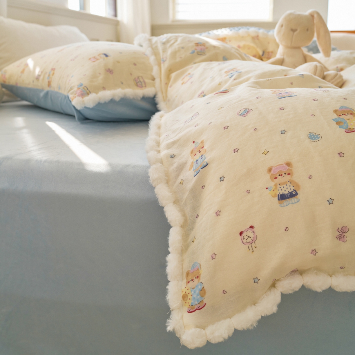 91家纺网 家纺一手货源 找家纺 洋铭区（原狠狠爱） 2025秋冬双层纱毛球球+豆豆绒四件套系列 公主小熊