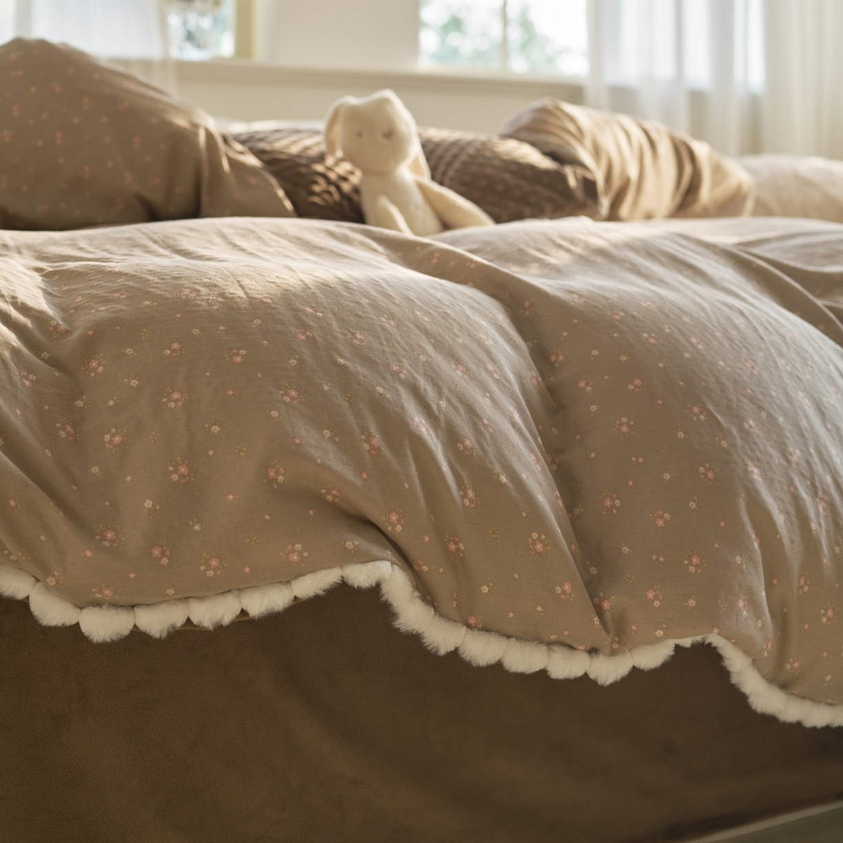 91家纺网 家纺一手货源 找家纺 洋铭区（原狠狠爱） 2025秋冬双层纱毛球球+豆豆绒四件套系列 咖啡花香