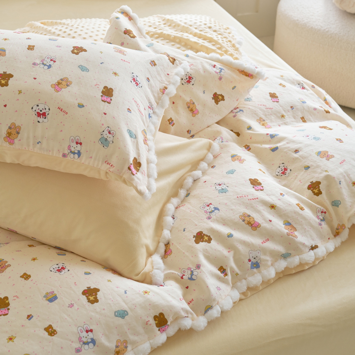 91家纺网 家纺一手货源 找家纺 洋铭区（原狠狠爱） 2025秋冬双层纱毛球球+豆豆绒四件套系列 萌趣宝宝