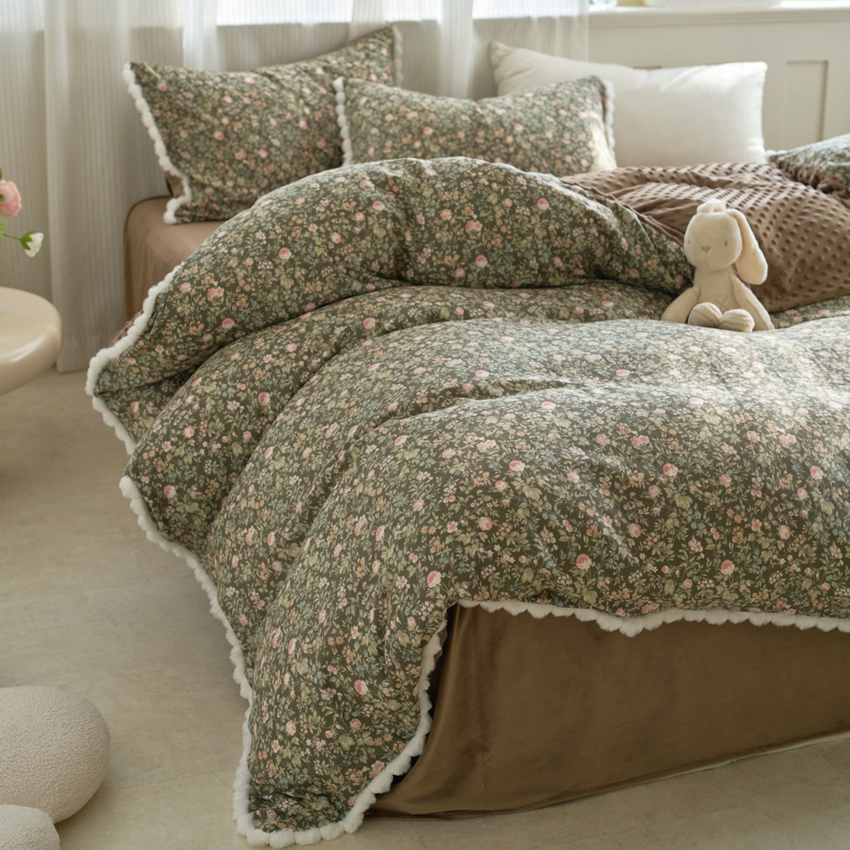 91家纺网 家纺一手货源 找家纺 洋铭区（原狠狠爱） 2025秋冬双层纱毛球球+豆豆绒四件套系列 秘密花园