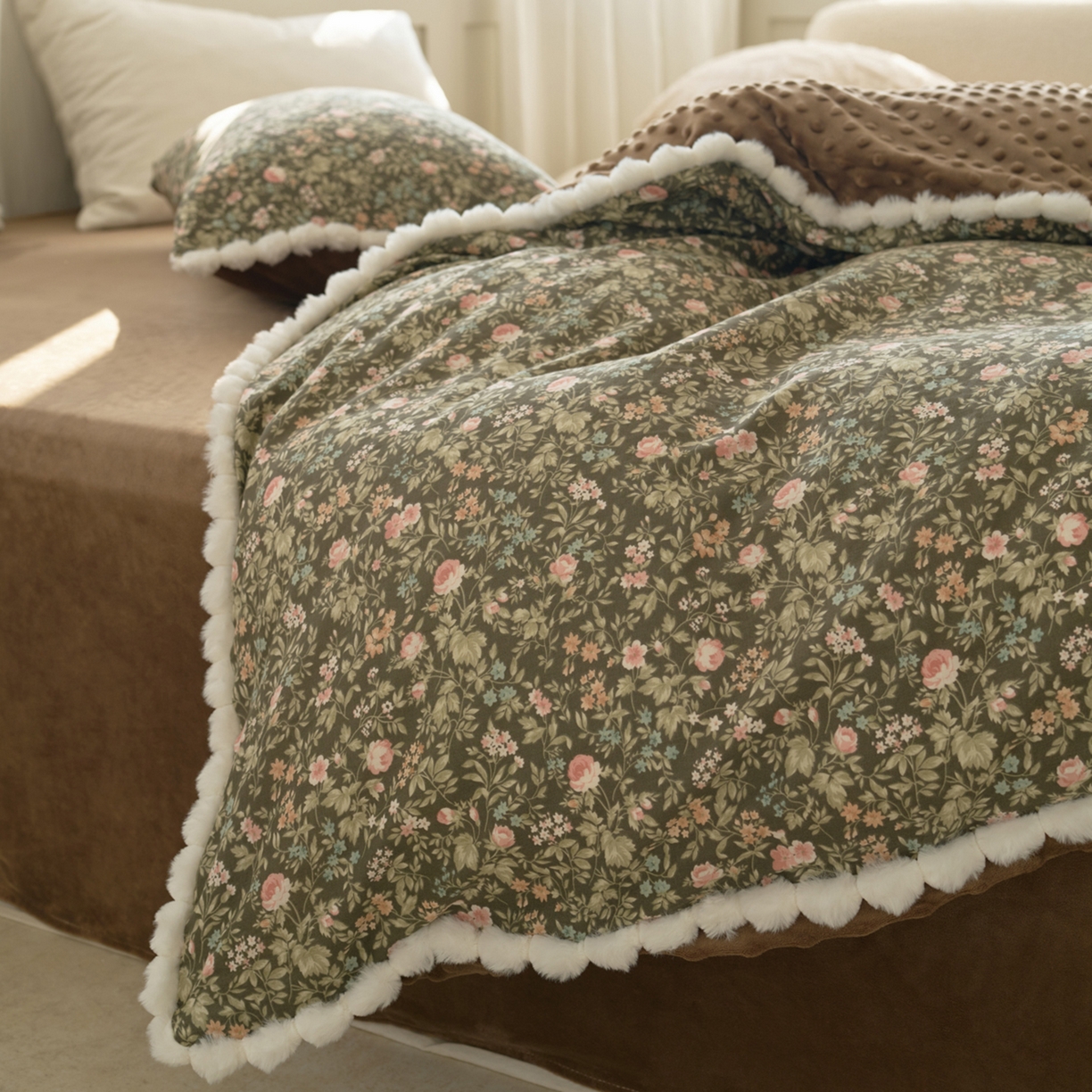 91家纺网 家纺一手货源 找家纺 洋铭区（原狠狠爱） 2025秋冬双层纱毛球球+豆豆绒四件套系列 秘密花园