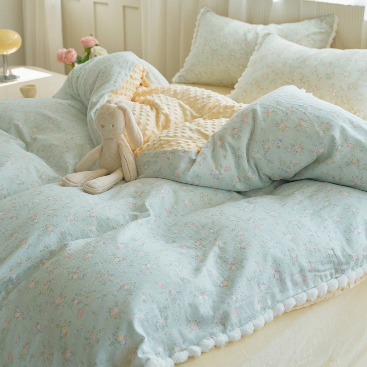 91家纺网 家纺一手货源 找家纺 洋铭区（原狠狠爱） 2025秋冬双层纱毛球球+豆豆绒四件套系列 水仙绿花