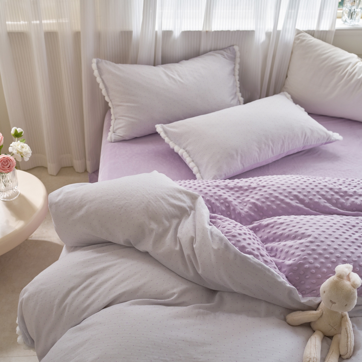 91家纺网 家纺一手货源 找家纺 洋铭区（原狠狠爱） 2025秋冬双层纱毛球球+豆豆绒四件套系列 小圆圆-深紫