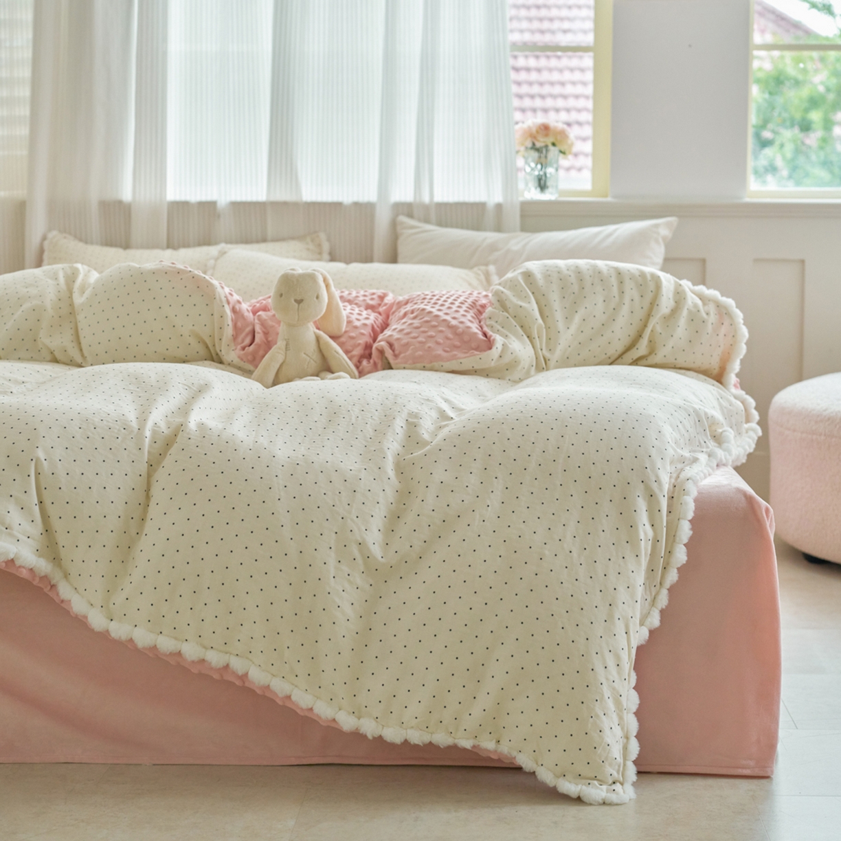 91家纺网 家纺一手货源 找家纺 洋铭区（原狠狠爱） 2025秋冬双层纱毛球球+豆豆绒四件套系列 小圆圆-黑