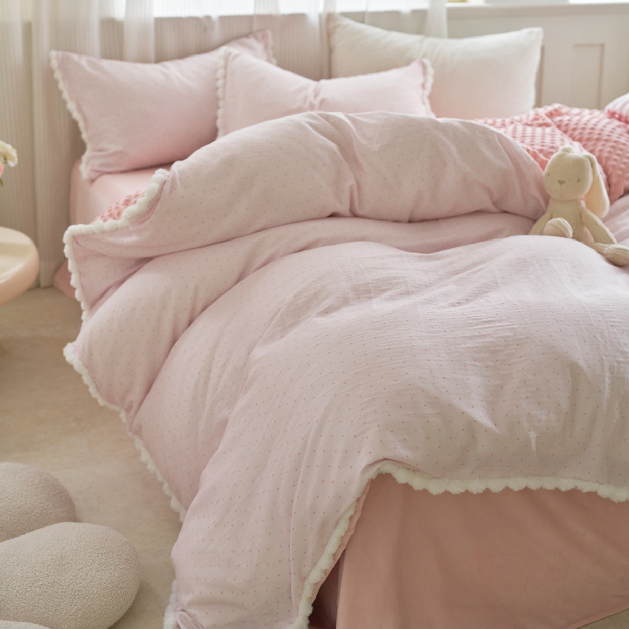 91家纺网 家纺一手货源 找家纺 洋铭区（原狠狠爱） 2025秋冬双层纱毛球球+豆豆绒四件套系列 小圆圆-紫