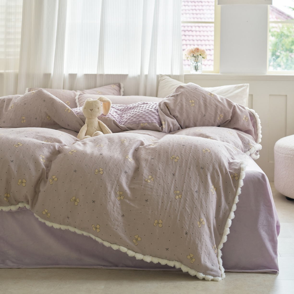 91家纺网 家纺一手货源 找家纺 洋铭区（原狠狠爱） 2025秋冬双层纱毛球球+豆豆绒四件套系列 紫蝶点点