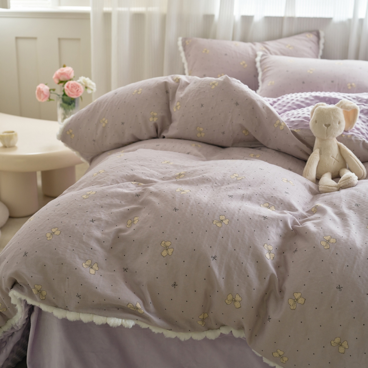 91家纺网 家纺一手货源 找家纺 洋铭区（原狠狠爱） 2025秋冬双层纱毛球球+豆豆绒四件套系列 紫蝶点点