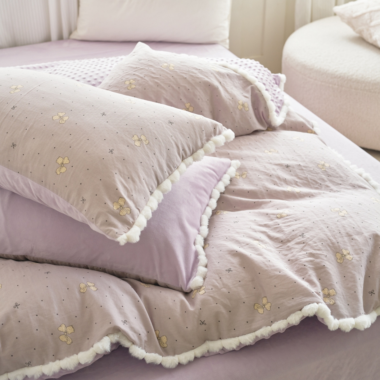 91家纺网 家纺一手货源 找家纺 洋铭区（原狠狠爱） 2025秋冬双层纱毛球球+豆豆绒四件套系列 紫蝶点点