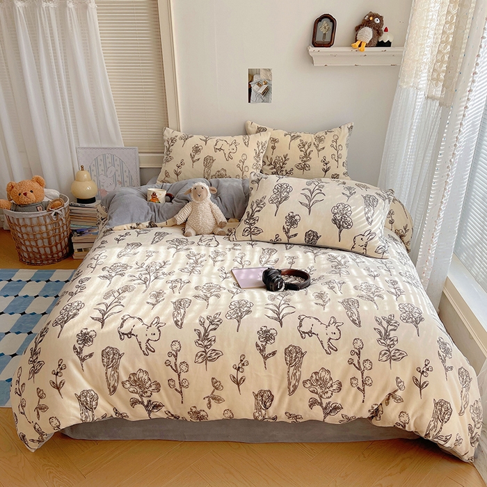 91家纺网 家纺一手货源 找家纺 yyds网供 2025新款牛奶绒印花四件套卡通花卉萌趣三件套加厚保暖裸睡治愈防静电 丛林兔影斯基