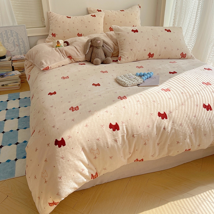 91家纺网 家纺一手货源 找家纺 yyds网供 2025新款牛奶绒印花四件套卡通花卉萌趣三件套加厚保暖裸睡治愈防静电 欢乐奶油小狗