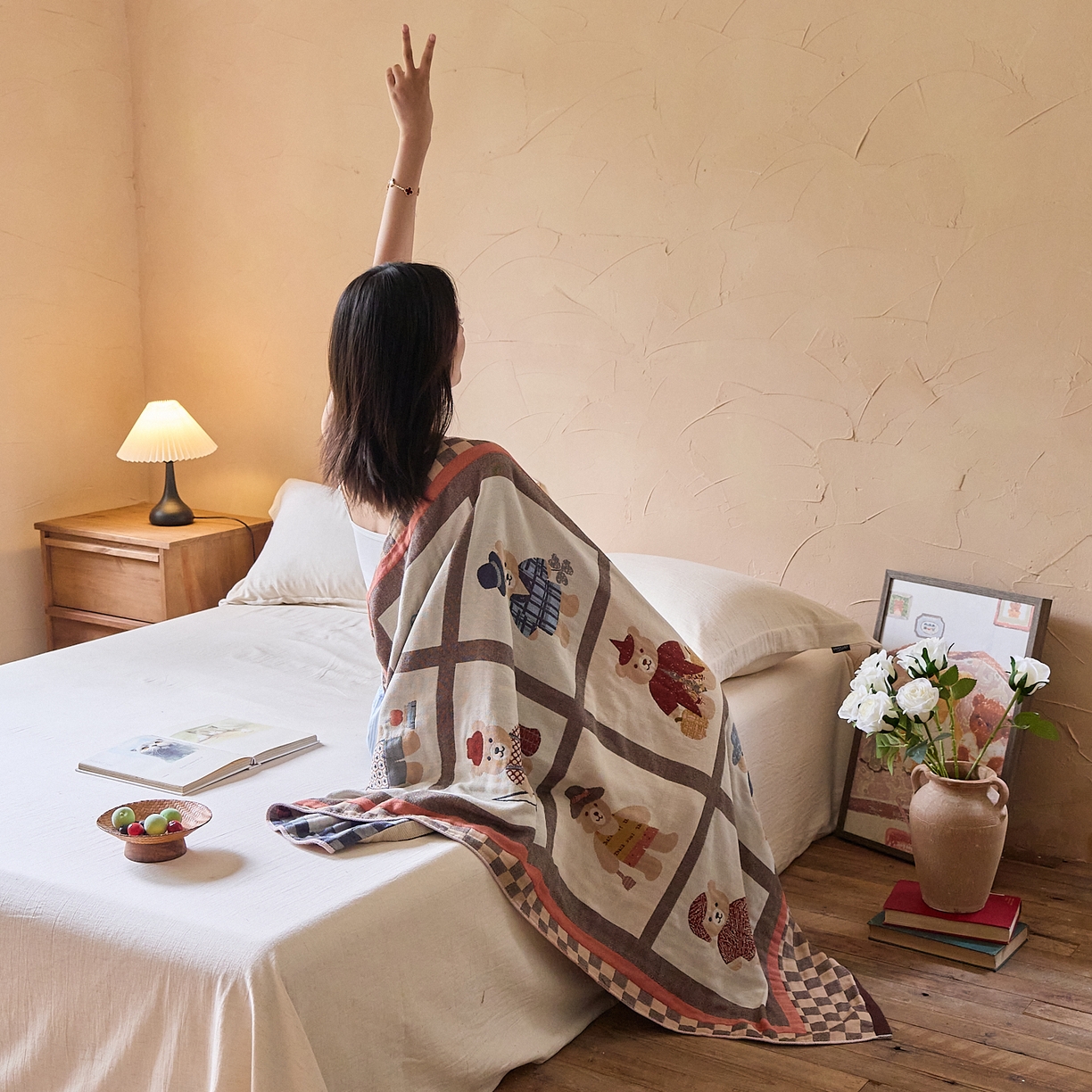 91家纺网 家纺一手货源 找家纺 沐瑟家纺 2025新款卡通A类全棉四层纱布浴巾加大毛巾-第五组 柒彩小熊 150*75cm