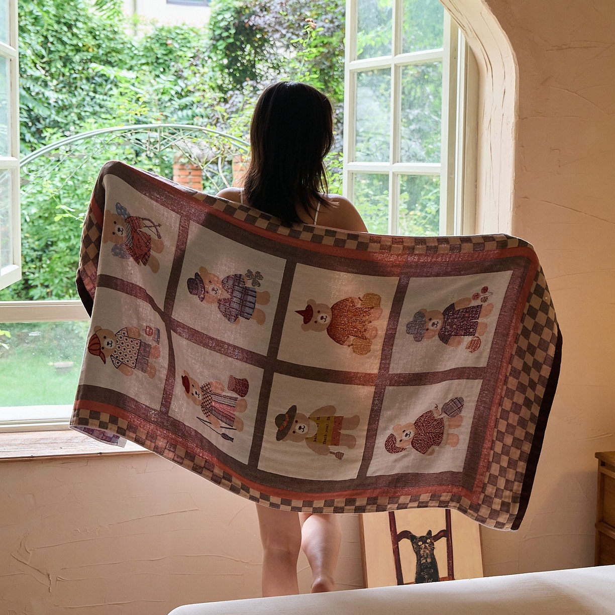 91家纺网 家纺一手货源 找家纺 沐瑟家纺 2025新款卡通A类全棉四层纱布浴巾加大毛巾-第五组 柒彩小熊 150*75cm