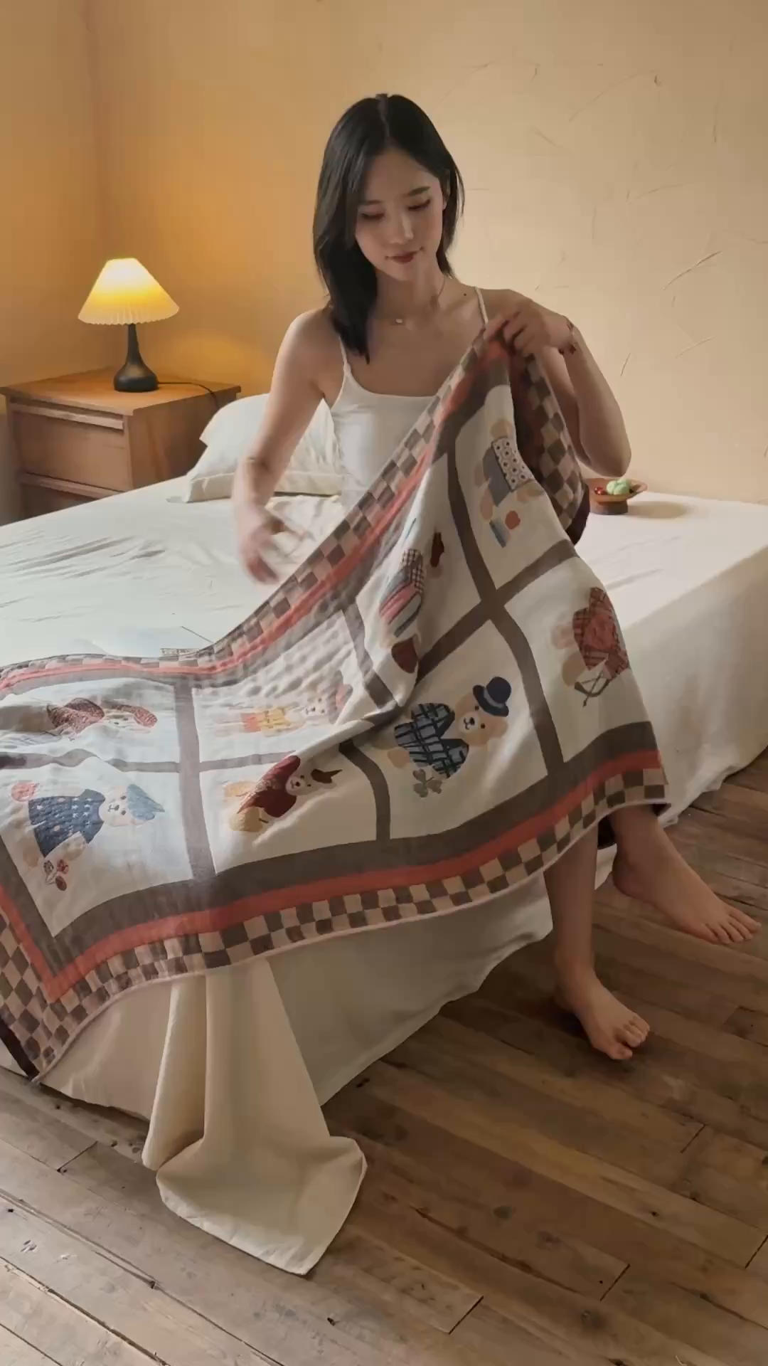 91家纺网 家纺一手货源 找家纺 沐瑟家纺 2025新款卡通A类全棉四层纱布浴巾加大毛巾-第五组 柒彩小熊 150*75cm