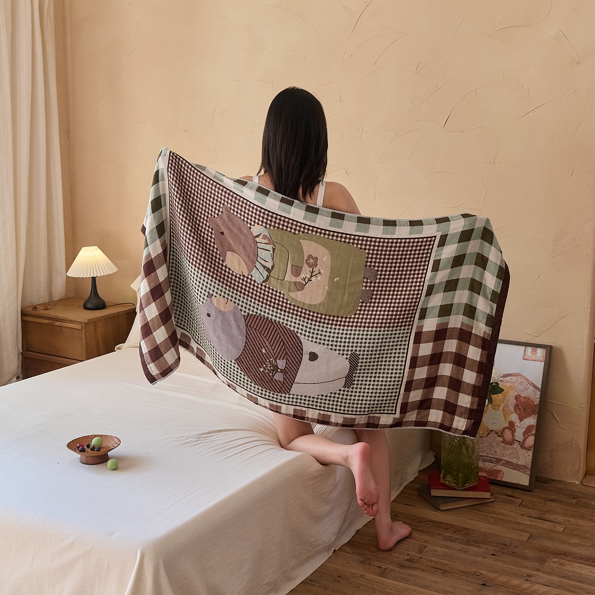 91家纺网 家纺一手货源 找家纺 沐瑟家纺 2025新款卡通A类全棉四层纱布浴巾加大毛巾-第五组 情侣熊-咖色 150*75cm