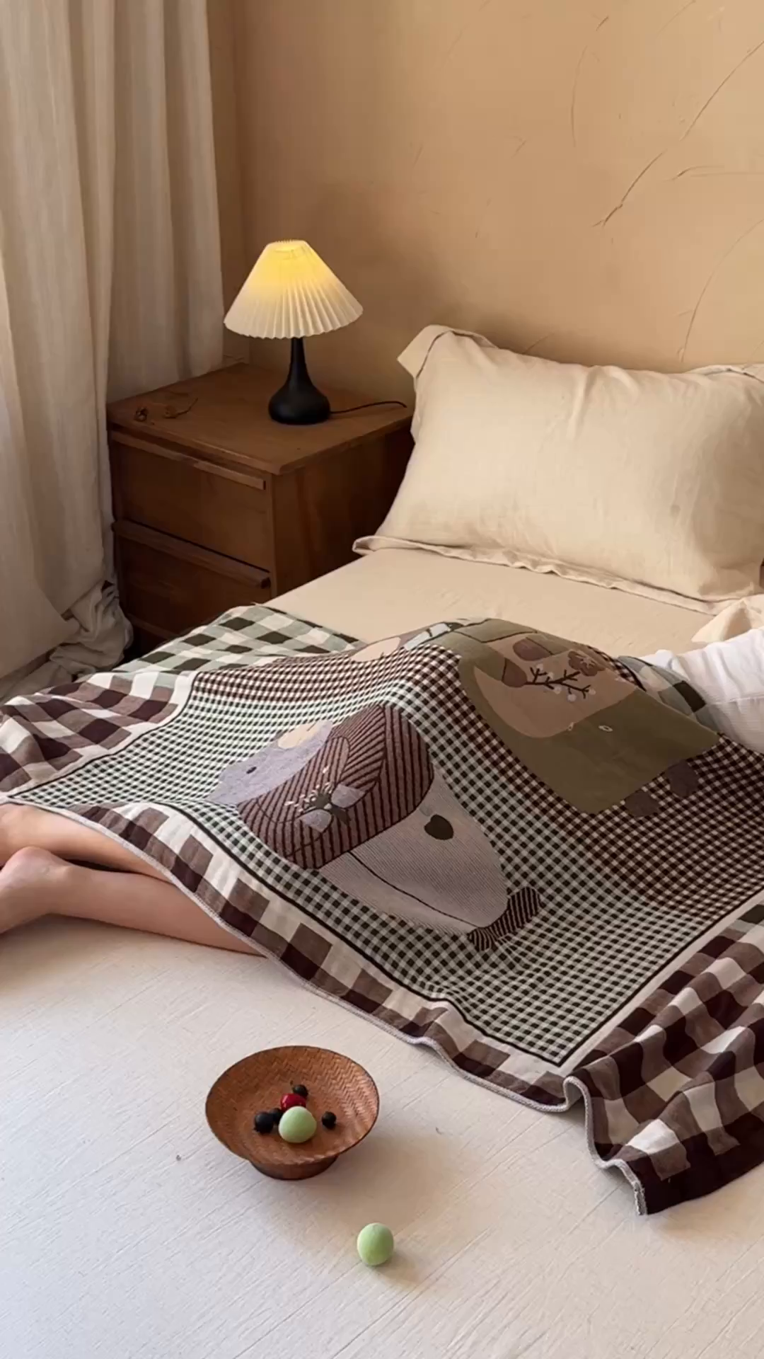 91家纺网 家纺一手货源 找家纺 沐瑟家纺 2025新款卡通A类全棉四层纱布浴巾加大毛巾-第五组 情侣熊-咖色 150*75cm