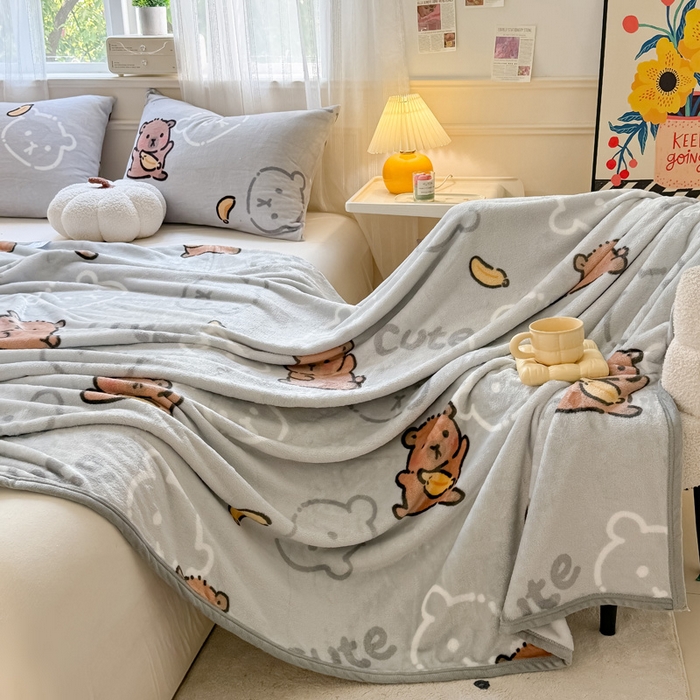 91家纺网 家纺一手货源 找家纺 宅部落 2025新款牛奶绒印花毛毯毯子300克云貂绒盖毯 卡皮巴拉