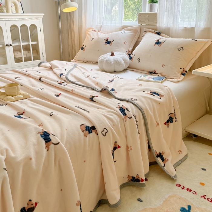 91家纺网 家纺一手货源 找家纺 宅部落 2025新款牛奶绒印花毛毯毯子300克云貂绒盖毯 腊肠狗