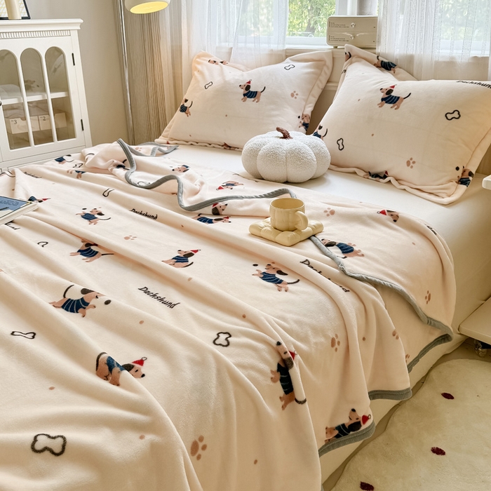 91家纺网 家纺一手货源 找家纺 宅部落 2025新款牛奶绒印花毛毯毯子300克云貂绒盖毯 腊肠狗