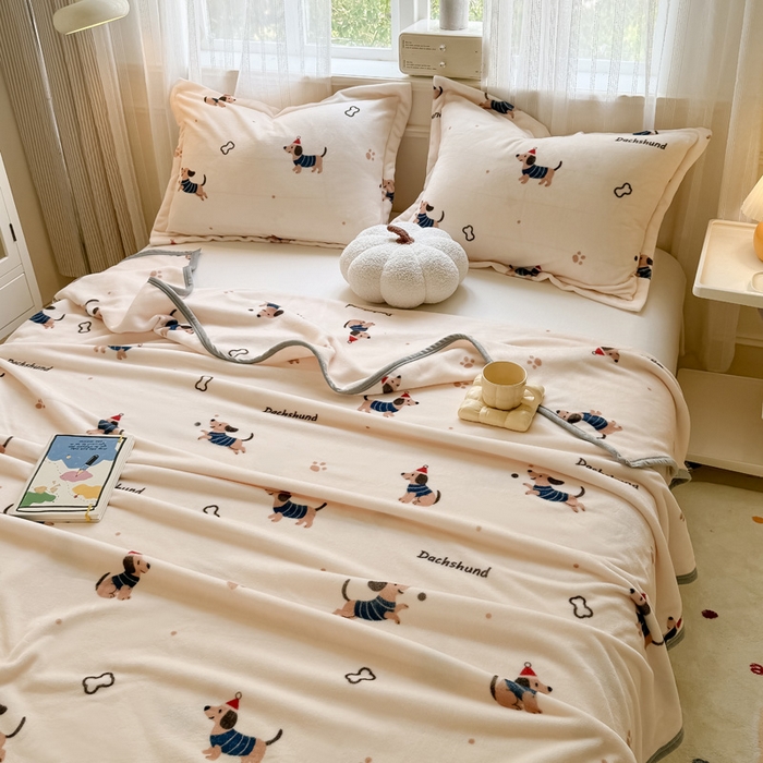 91家纺网 家纺一手货源 找家纺 宅部落 2025新款牛奶绒印花毛毯毯子300克云貂绒盖毯 腊肠狗