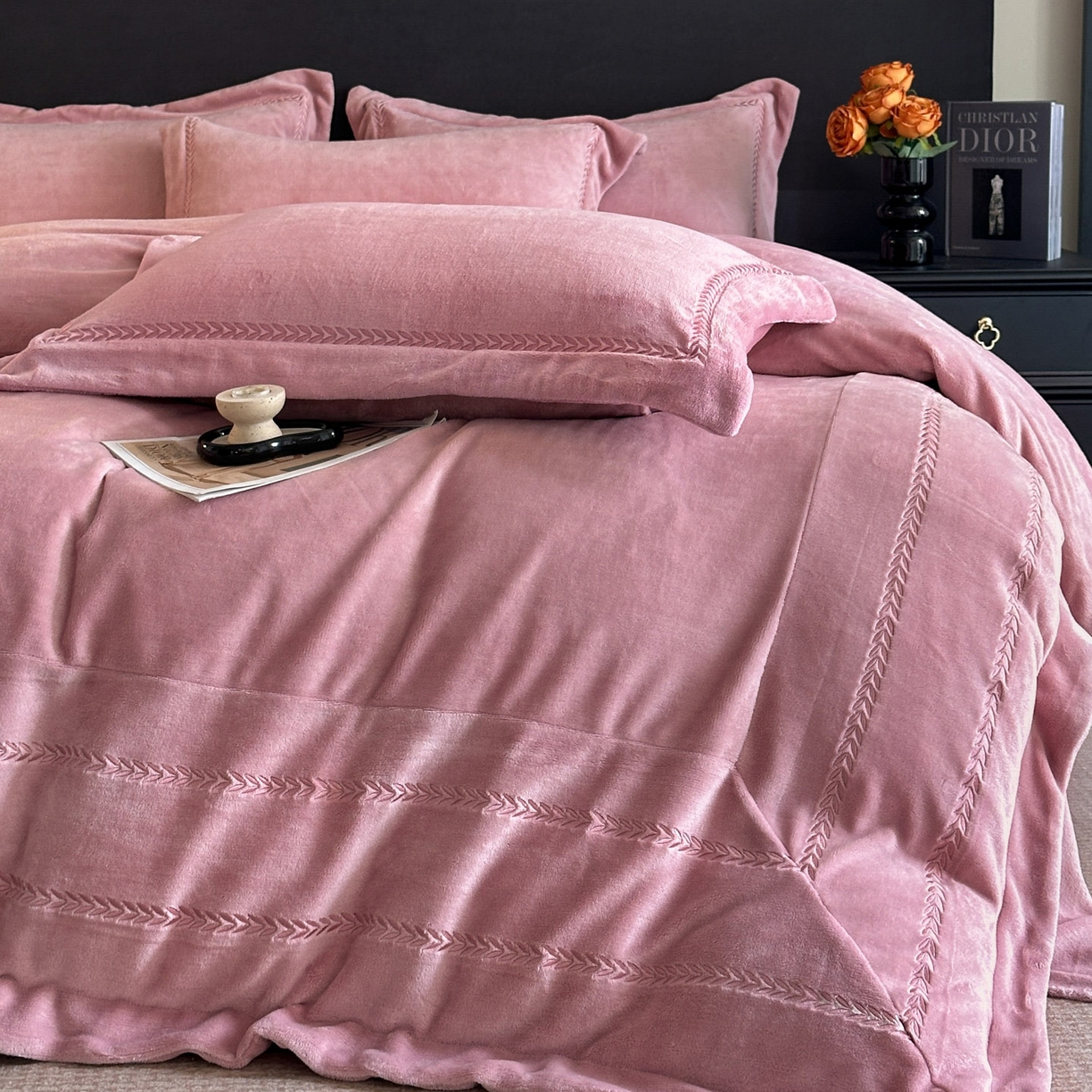 91家纺网 家纺一手货源 找家纺 （总）苏源家居 2025新款加厚牛奶绒大拼角刺绣冬款四件套-麦穗绒