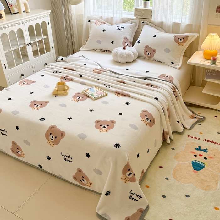 91家纺网 家纺一手货源 找家纺 宅部落 2025新款牛奶绒印花毛毯毯子300克云貂绒盖毯 熊的脚印