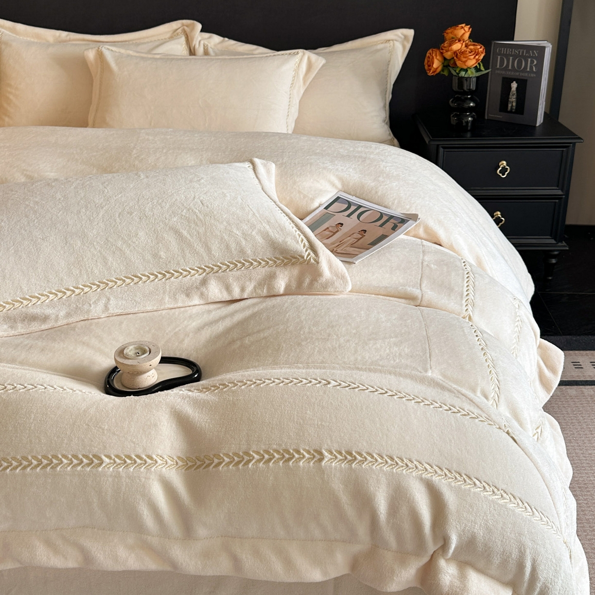 91家纺网 家纺一手货源 找家纺 苏源家居 2025新款加厚牛奶绒大拼角刺绣冬款四件套-麦穗绒 麦穗-奶白