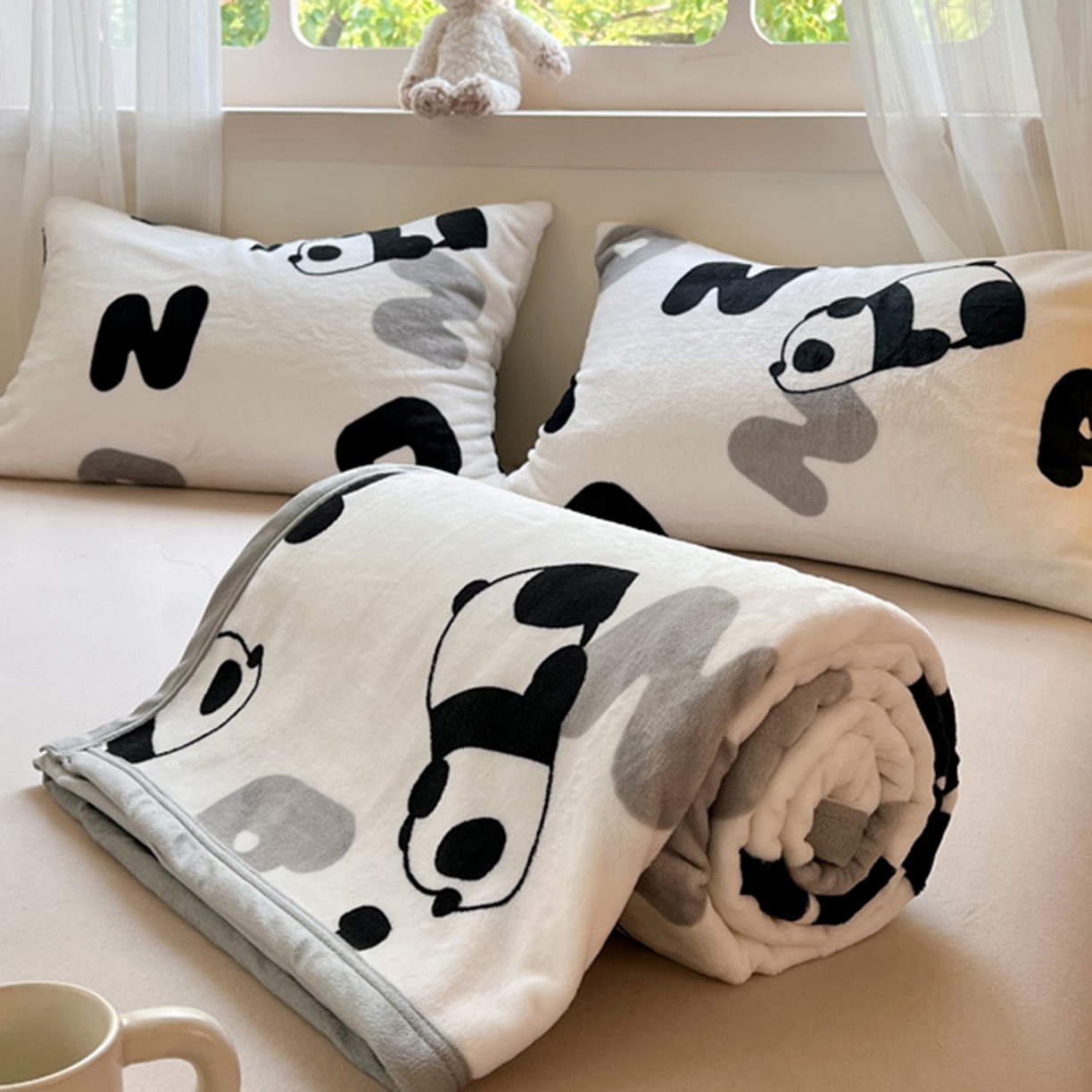 91家纺网 家纺一手货源 找家纺 宅部落 2025新款牛奶绒印花毛毯毯子300克云貂绒盖毯 黑白熊猫