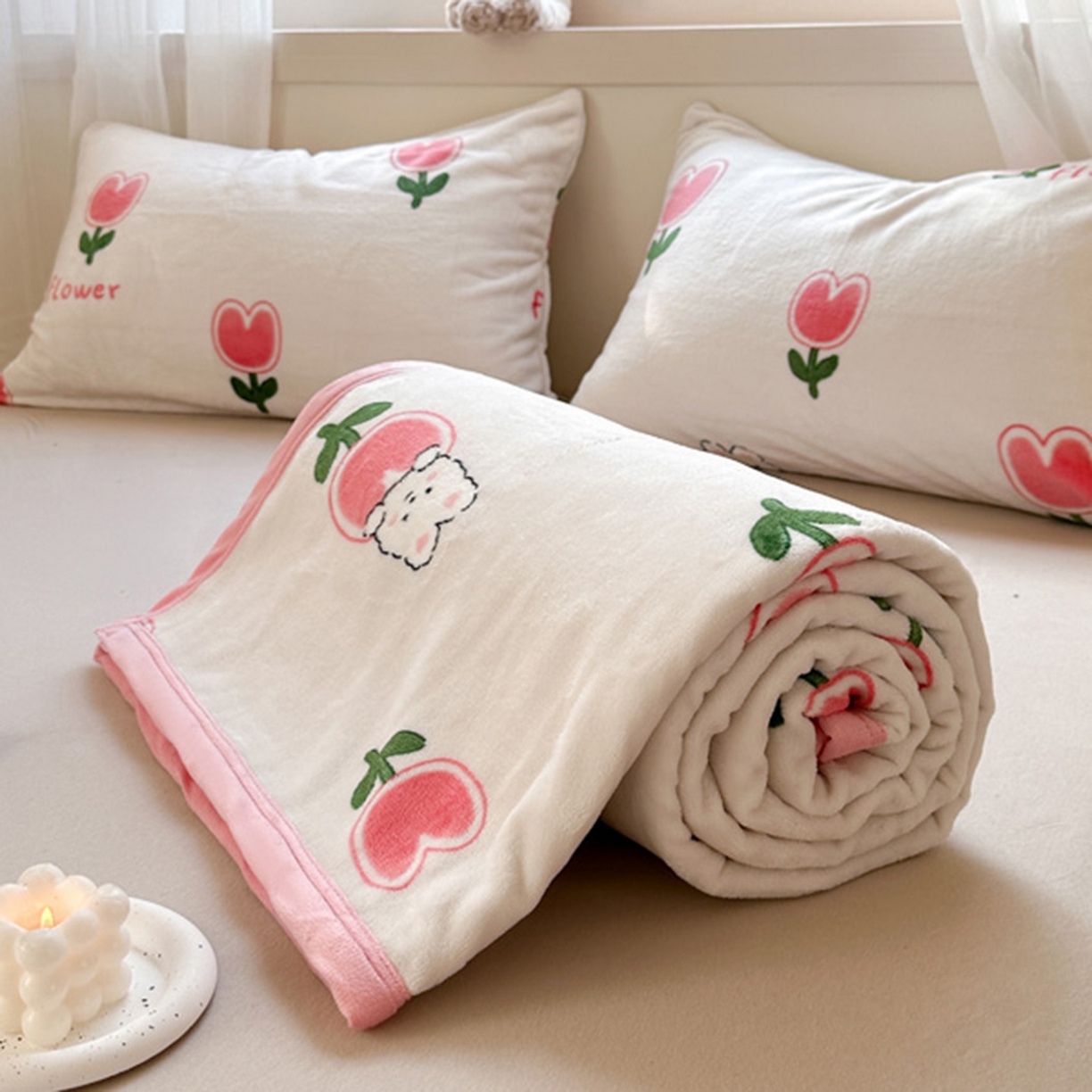 91家纺网 家纺一手货源 找家纺 宅部落 2025新款牛奶绒印花毛毯毯子300克云貂绒盖毯 郁金香小免