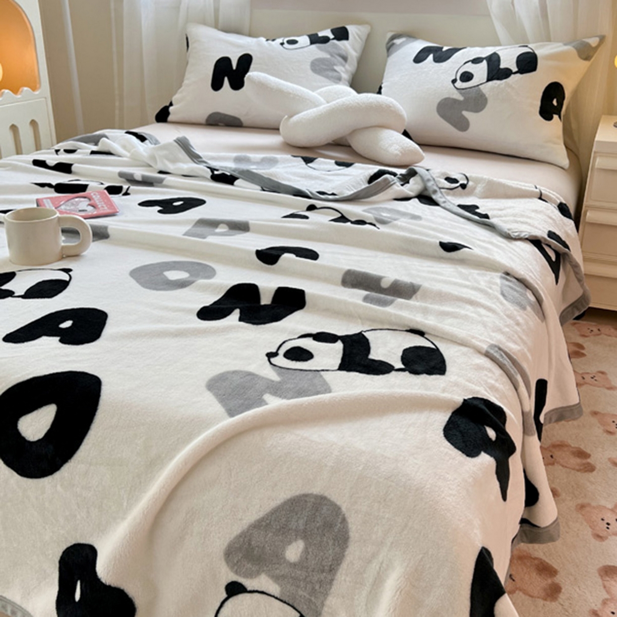 91家纺网 家纺一手货源 找家纺 宅部落 2025新款牛奶绒印花毛毯毯子300克云貂绒盖毯 黑白熊猫