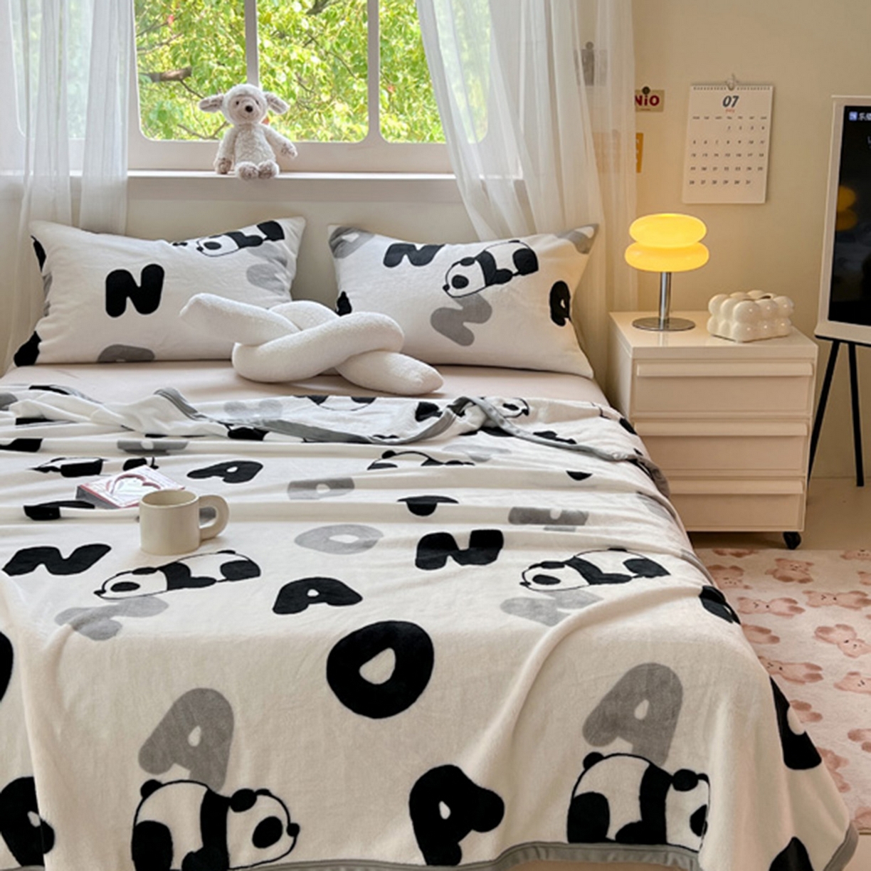 91家纺网 家纺一手货源 找家纺 宅部落 2025新款牛奶绒印花毛毯毯子300克云貂绒盖毯 黑白熊猫