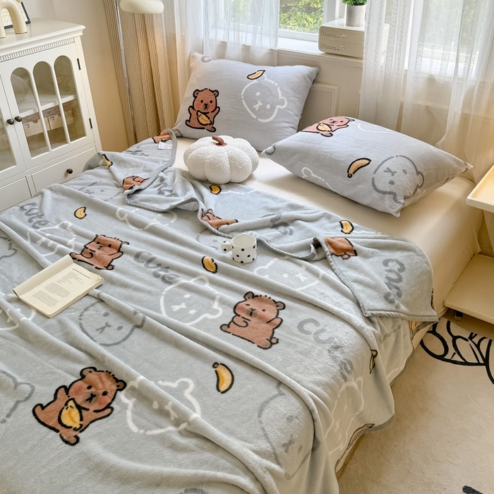 91家纺网 家纺一手货源 找家纺 宅部落 2025新款牛奶绒印花毛毯毯子300克云貂绒盖毯 卡皮巴拉