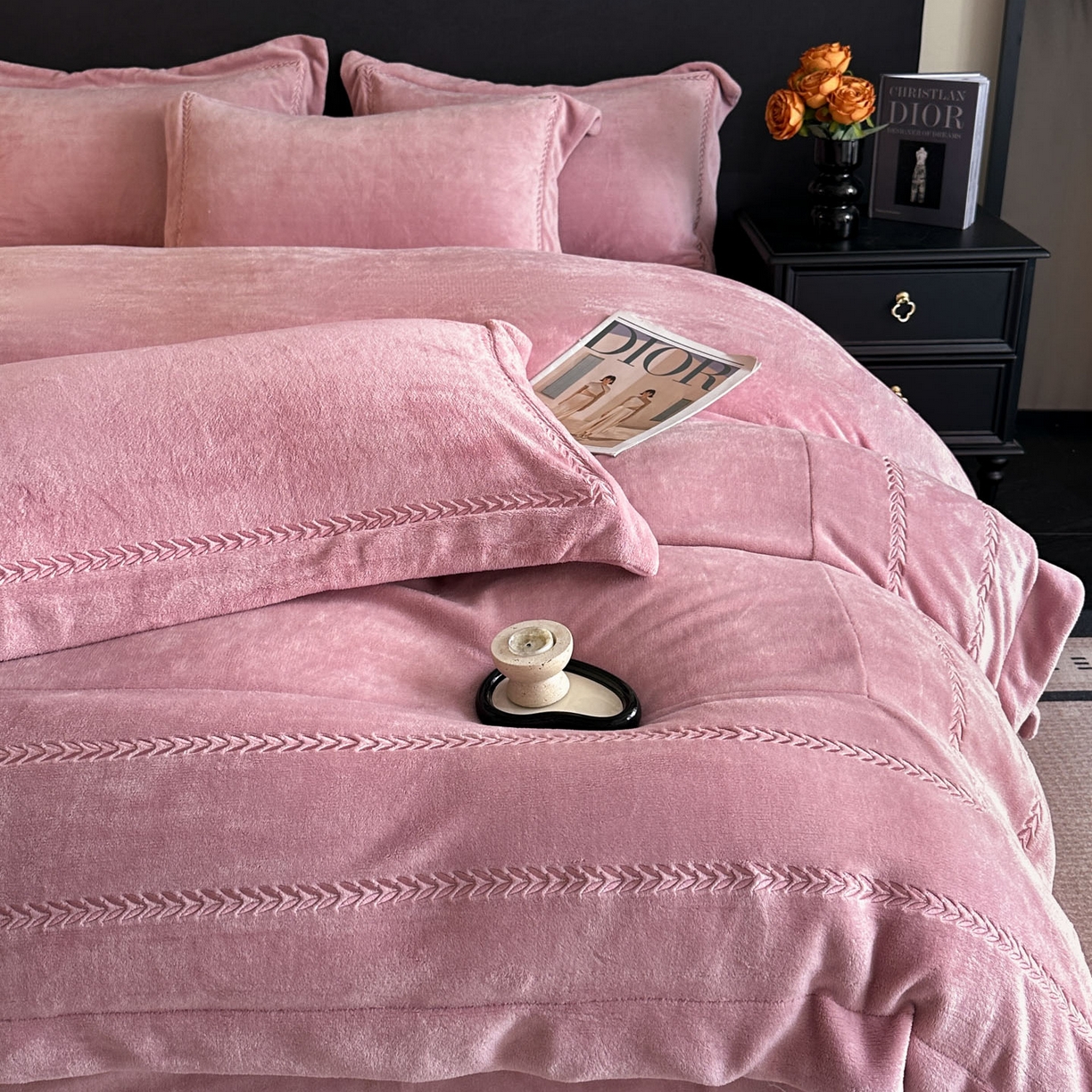 91家纺网 家纺一手货源 找家纺 苏源家居 2025新款加厚牛奶绒大拼角刺绣冬款四件套-麦穗绒 麦穗-豆沙