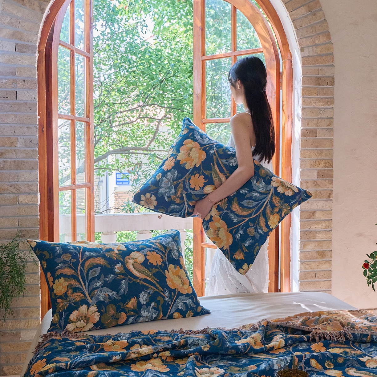 91家纺网 家纺一手货源 找家纺 沐瑟家纺 2025新款亲肤柔软全棉纱布中国风盖毯毯子 翠影鸟-蓝色